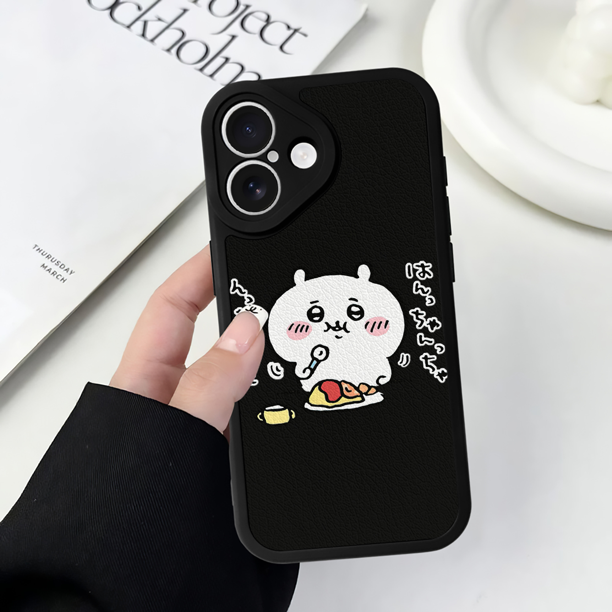（画像用） ちいかわ ちいかわ Chii-kawa chiikawa 【iPhone 16シリーズ対応】シリコンスマホケース（レザー調） 材質：シリコン
